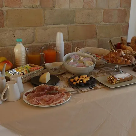 Frühstückspension Marietta - Marche 4*